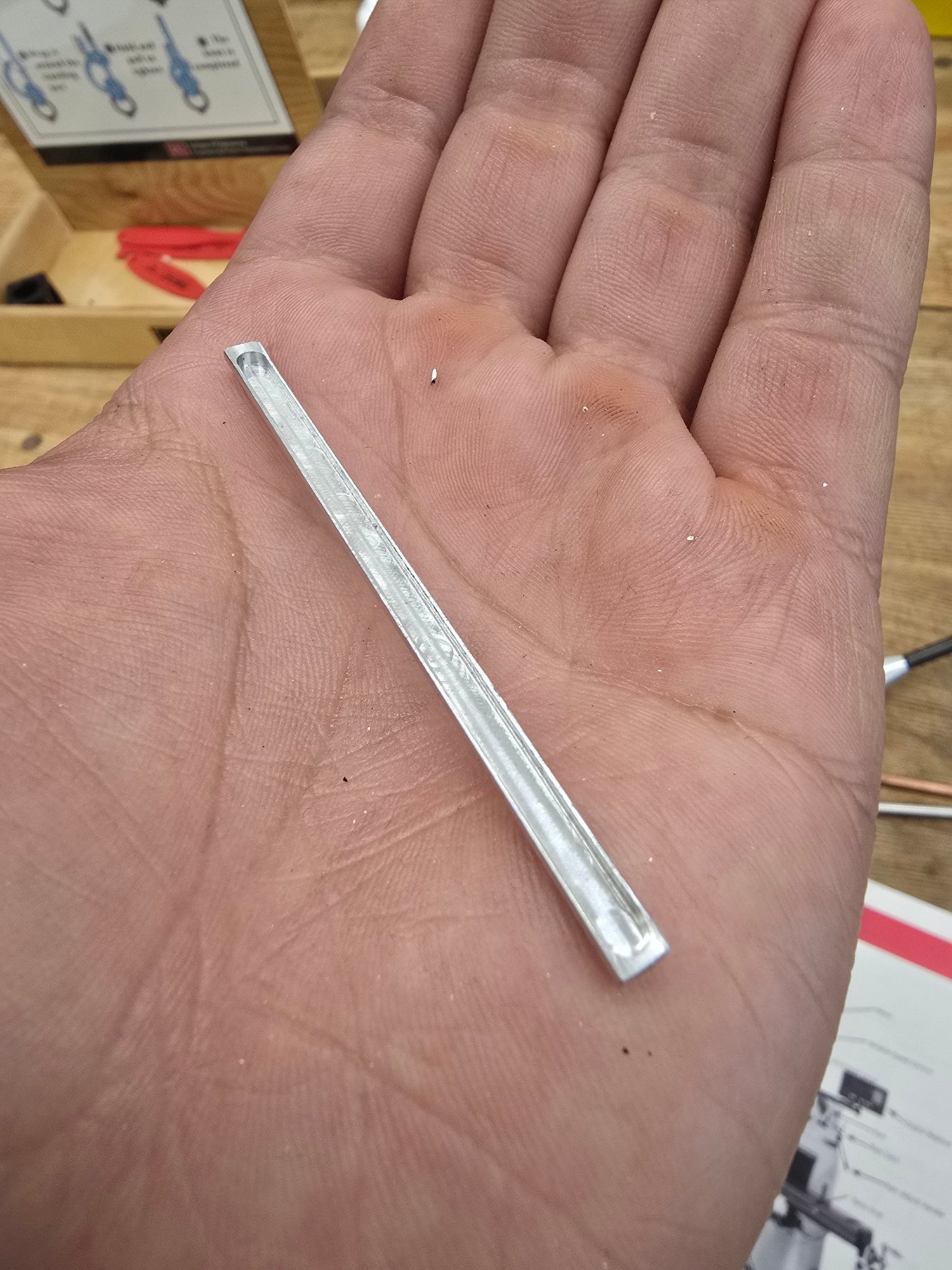 Finished aluminum sample holder